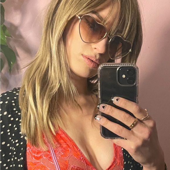 Heart shaped sunglasses - Picture 2 of 3